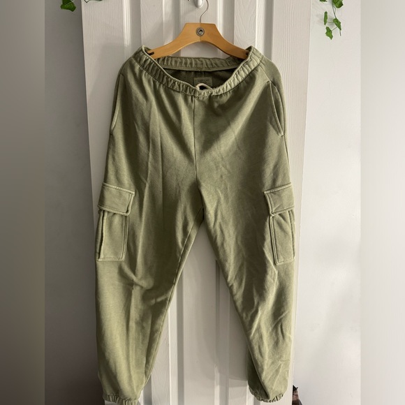AE Parachute Sweatpant in Green - Picture 1 of 2